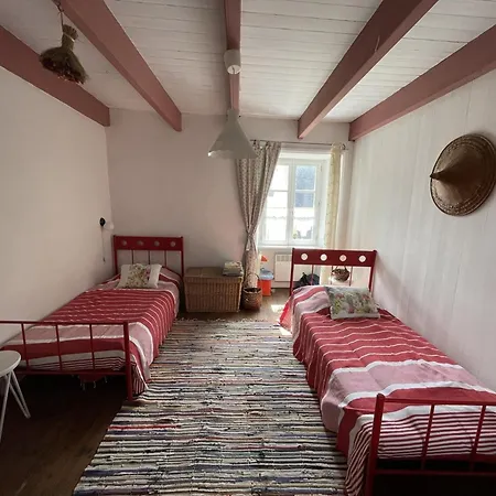Maison De Charme Avec Jardin Clos, A 50m Des Commerces Et Proche Plage, Pour 8 Personnes - Fr-1-639-54 *