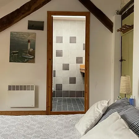 Maison De Charme Avec Jardin Clos, A 50m Des Commerces Et Proche Plage, Pour 8 Personnes - Fr-1-639-54 * Arzon